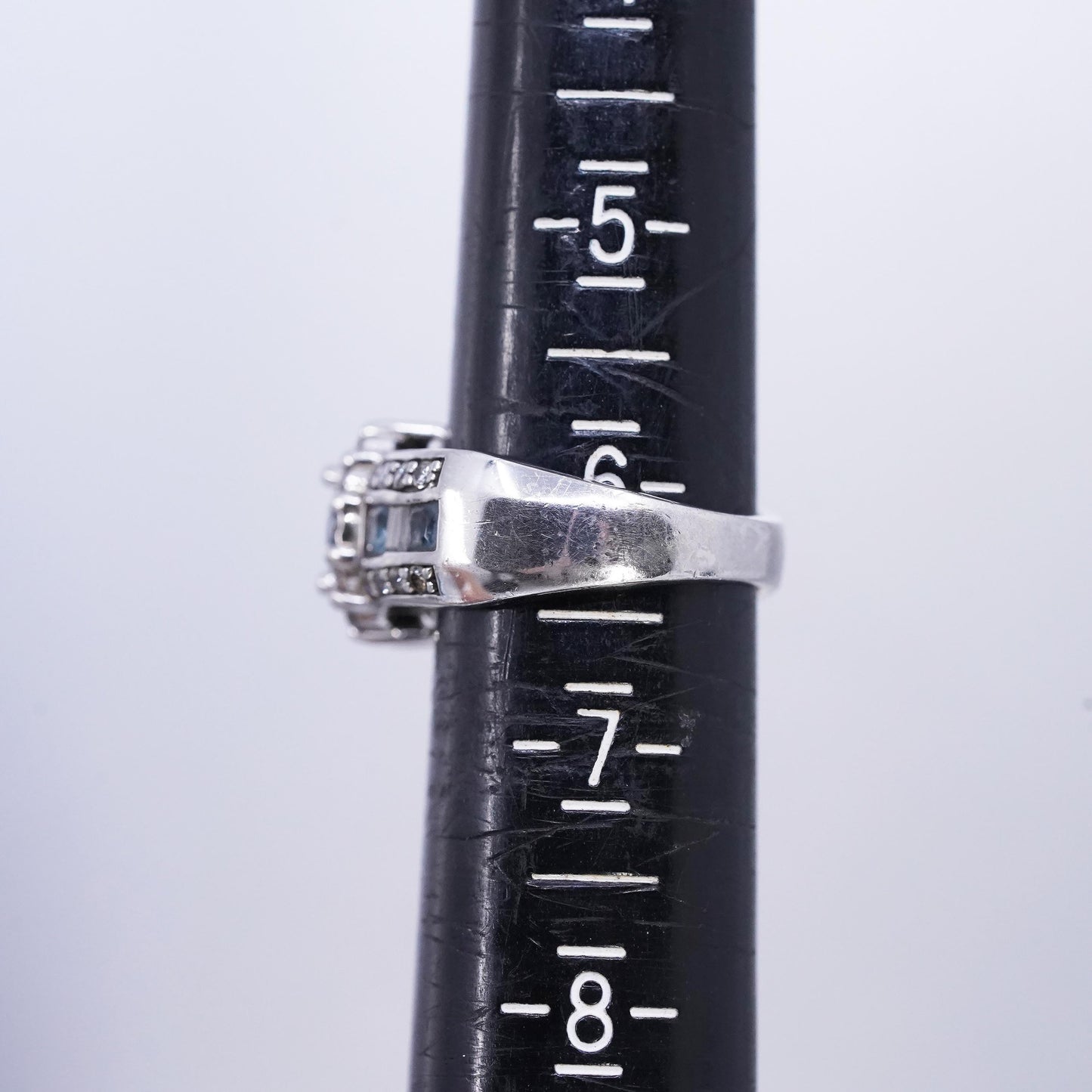 size 6, Vintage Sterling Silver Ring, 925 Ring oval blue Sapphire glass cz