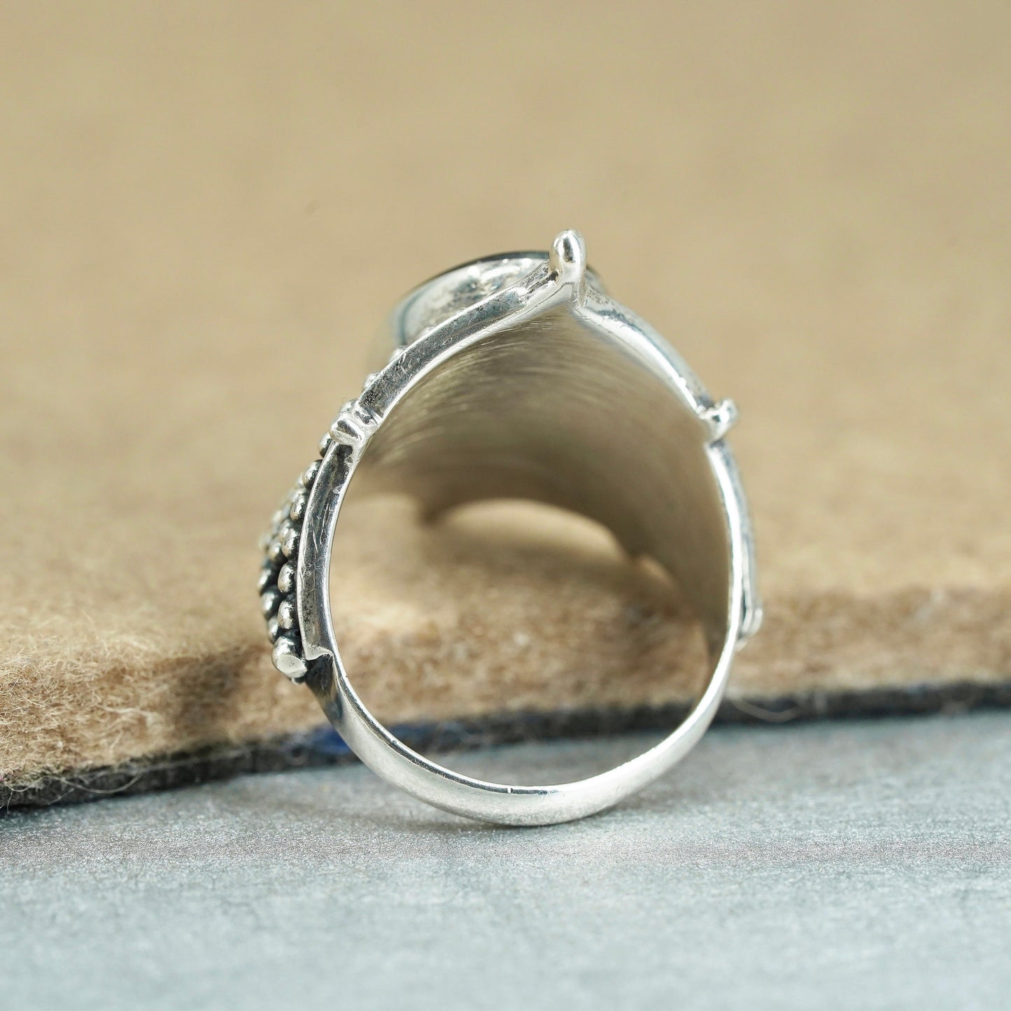 Size 8, Native American navajo Sterling 925 silver handmade ring with abalone