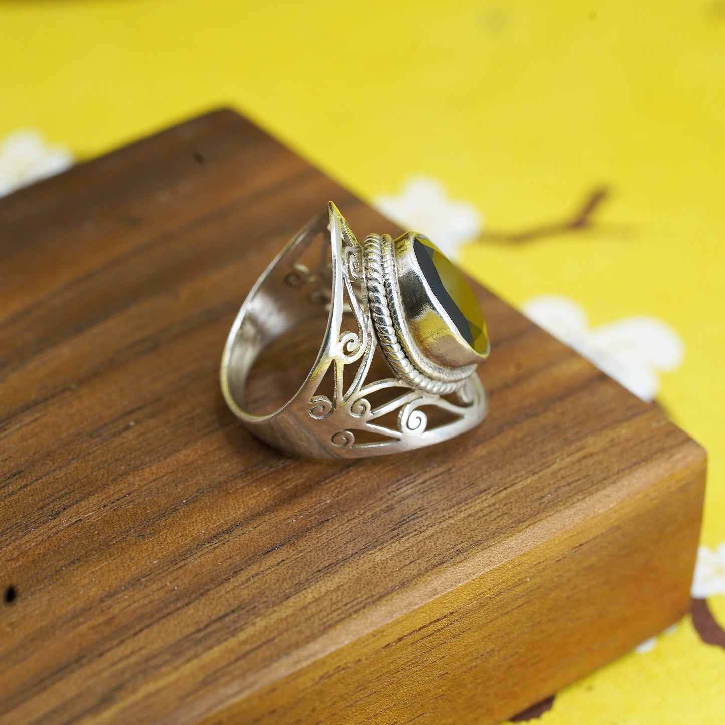 Size 7, vintage Sterling 925 silver handmade wide filigree ring with garnet