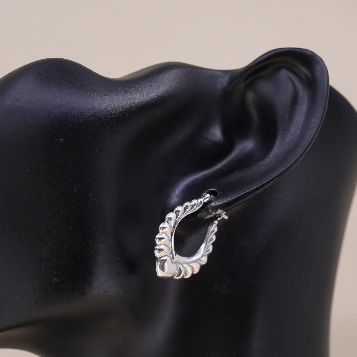 1", Vintage sterling silver single earring, fashion heart ribbed primitive hoop