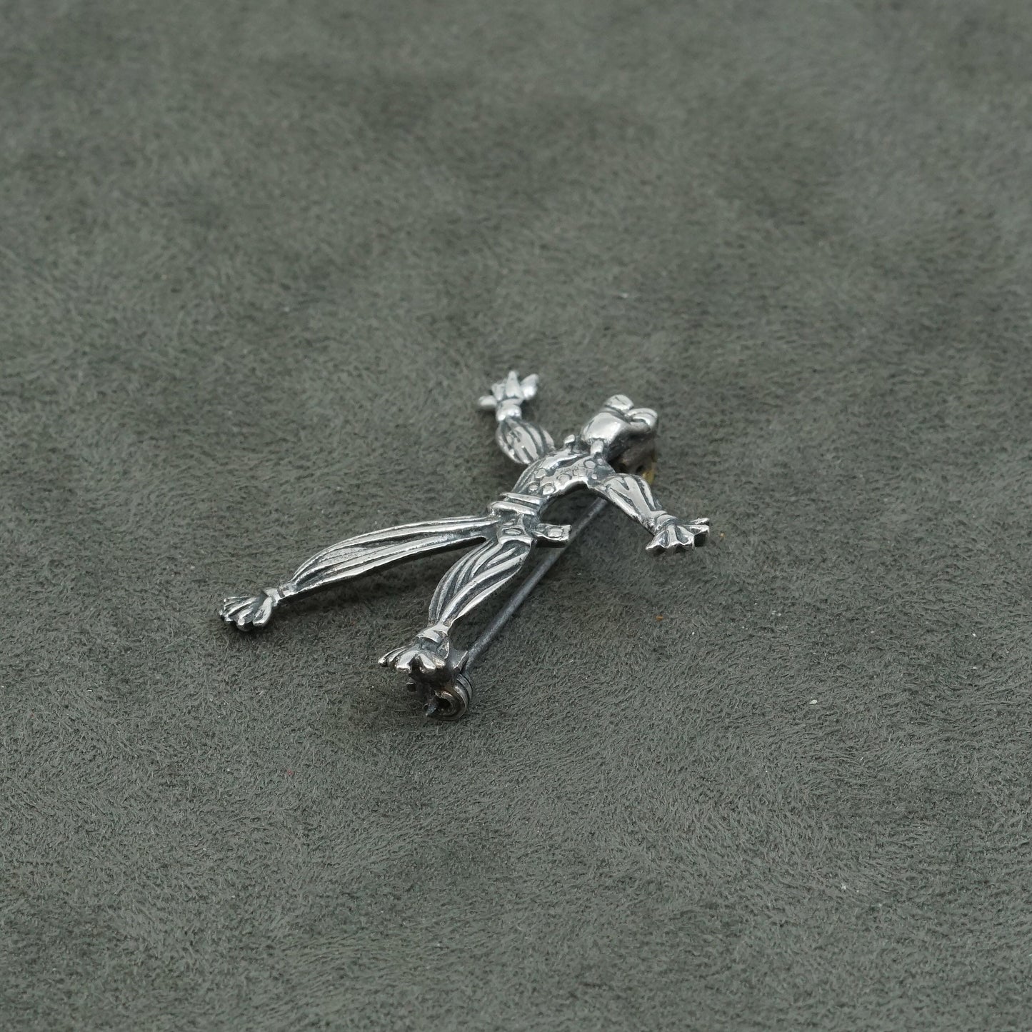 Vintage handmade sterling 925 silver scarecrow brooch