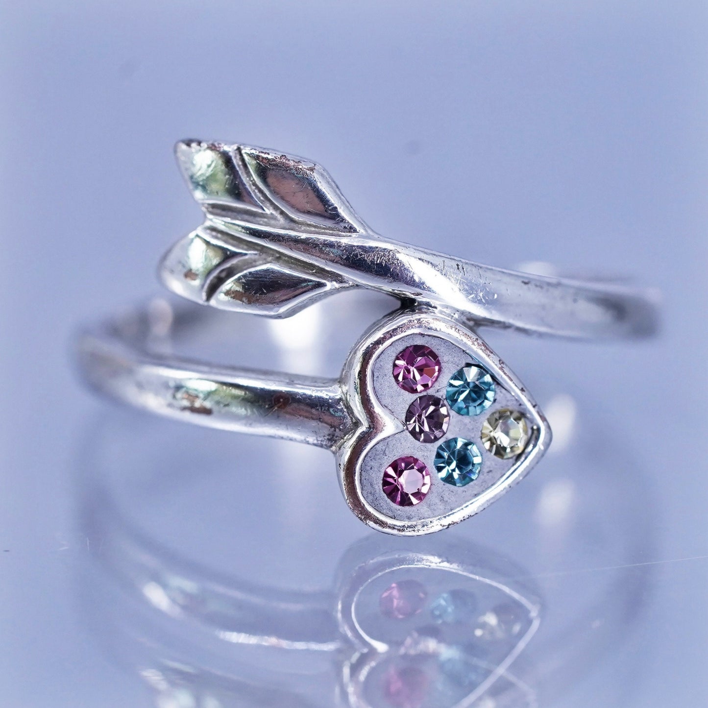 Size 7, vintage Sterling 925 silver ring, crystal arrow heart band