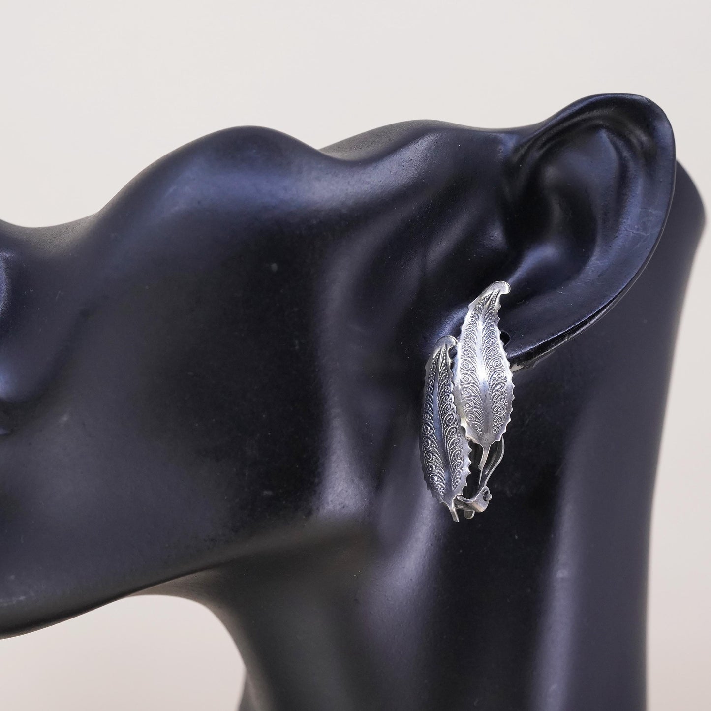 Vintage southwestern sterling silver single earring, 925 silver leaves clip on