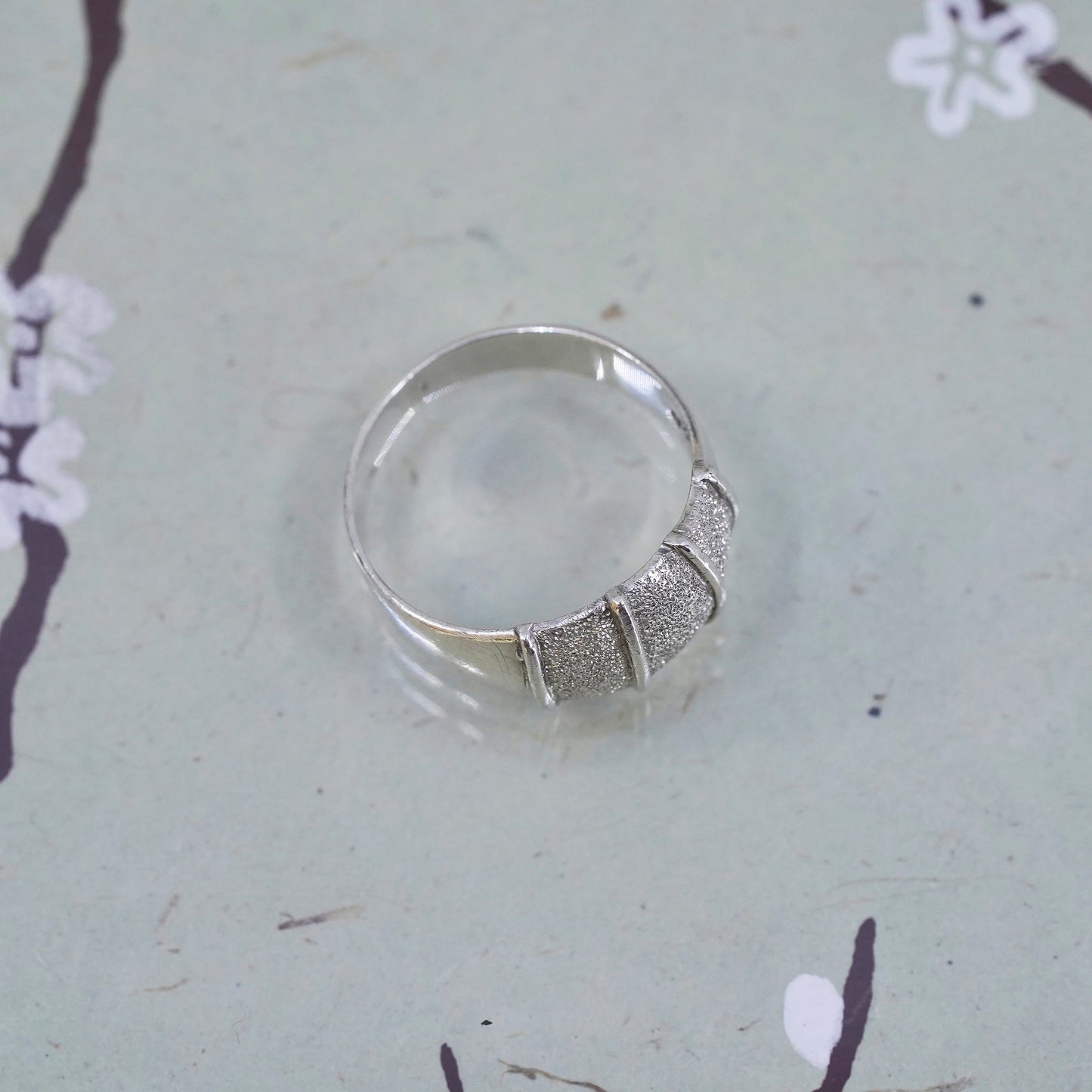 Size 8, vintage sterling silver handmade ribbed ring, glittering 925 wide band