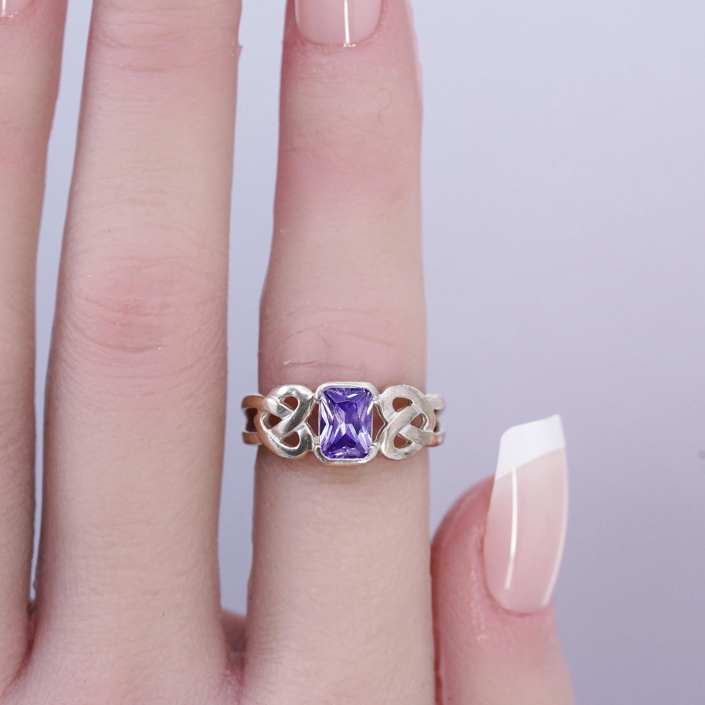 Size 6, Sterling 925 silver ring, Irish Celtic knot textured band with amethyst