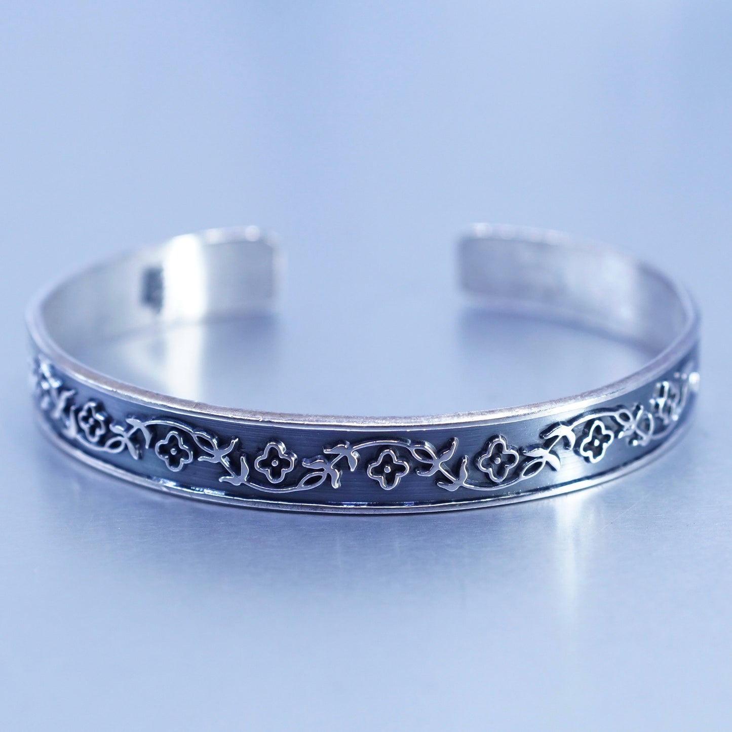 6.5”, Vintage Sterling 925 silver handmade flower bracelet, cuff