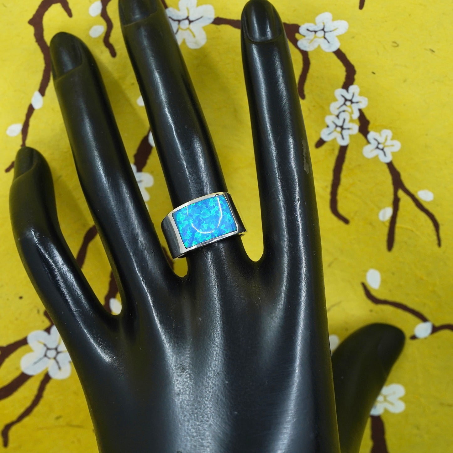 Size 7, vintage Sterling 925 silver modern wide band ring with opal