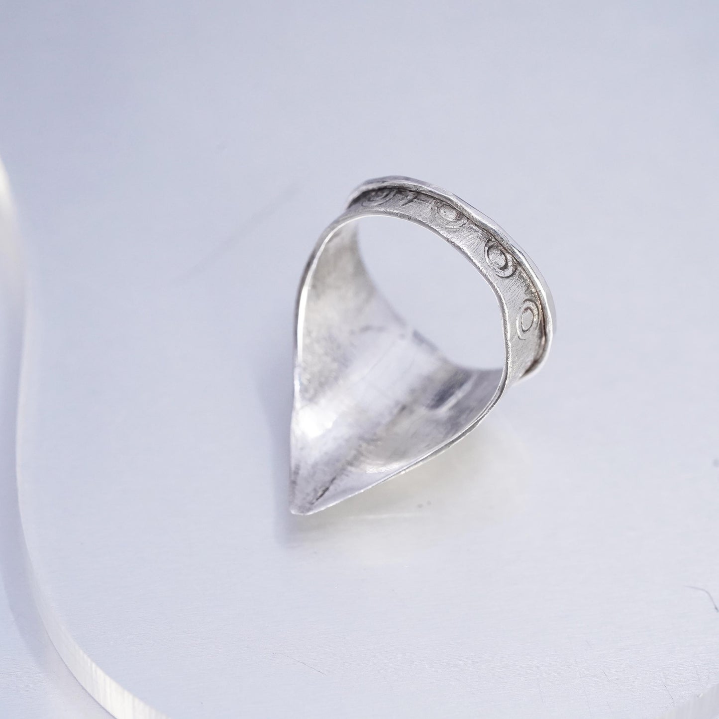 Size 4.25, vintage Sterling 925 silver handmade ring, finger guard band