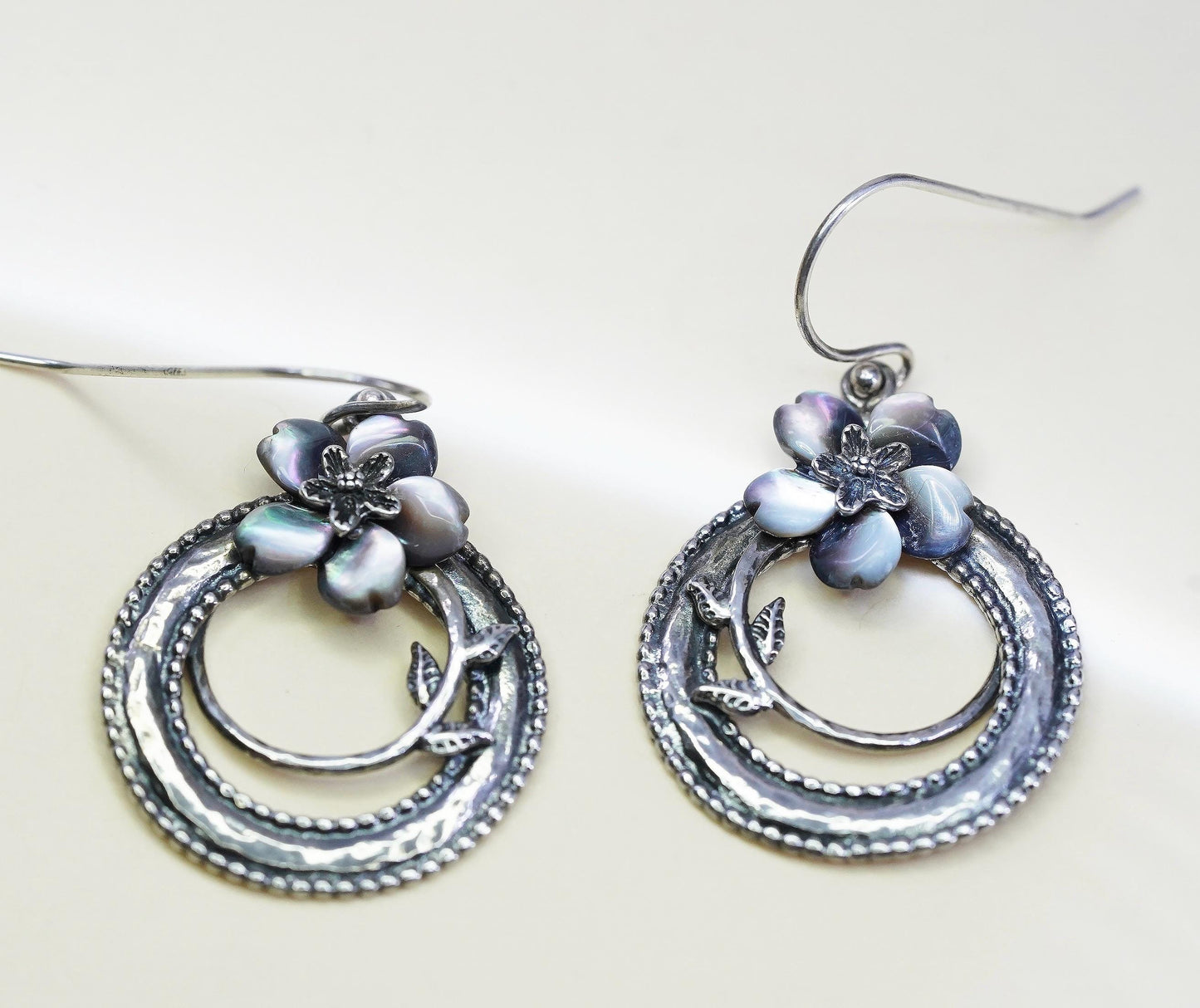 Vintage PZ Paz Israel Sterling Silver 925 disc earrings mother of pearl flower