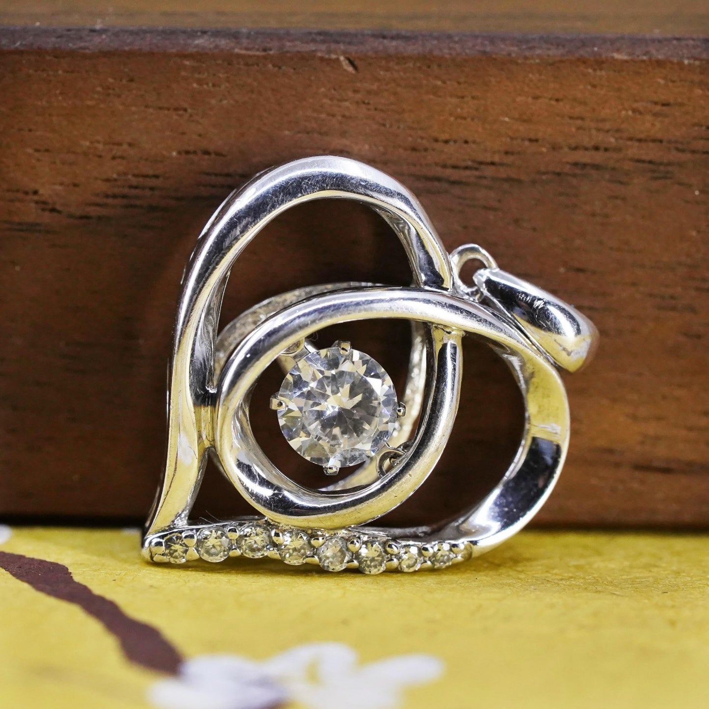 Vintage Sterling 925 silver heart pendant with dancing crystal