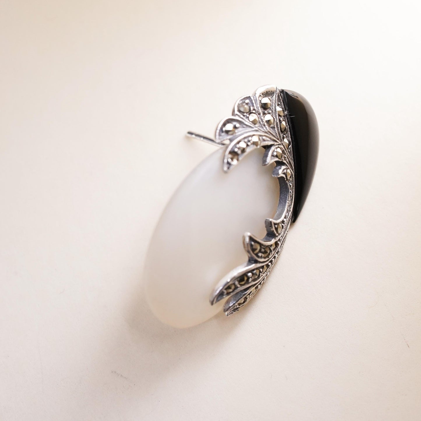 Sterling 925 silver oval stud with mother of pearl marcasite, single earring