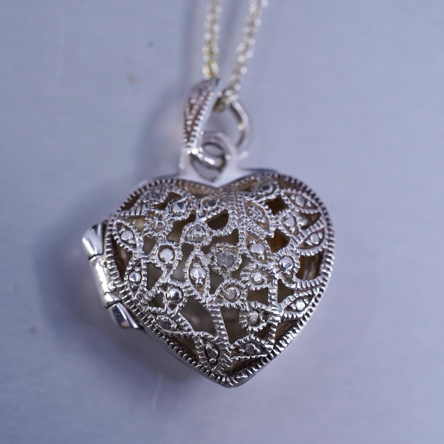 18”, Sterling 925 silver circle chain necklace with heart photo locket pendant
