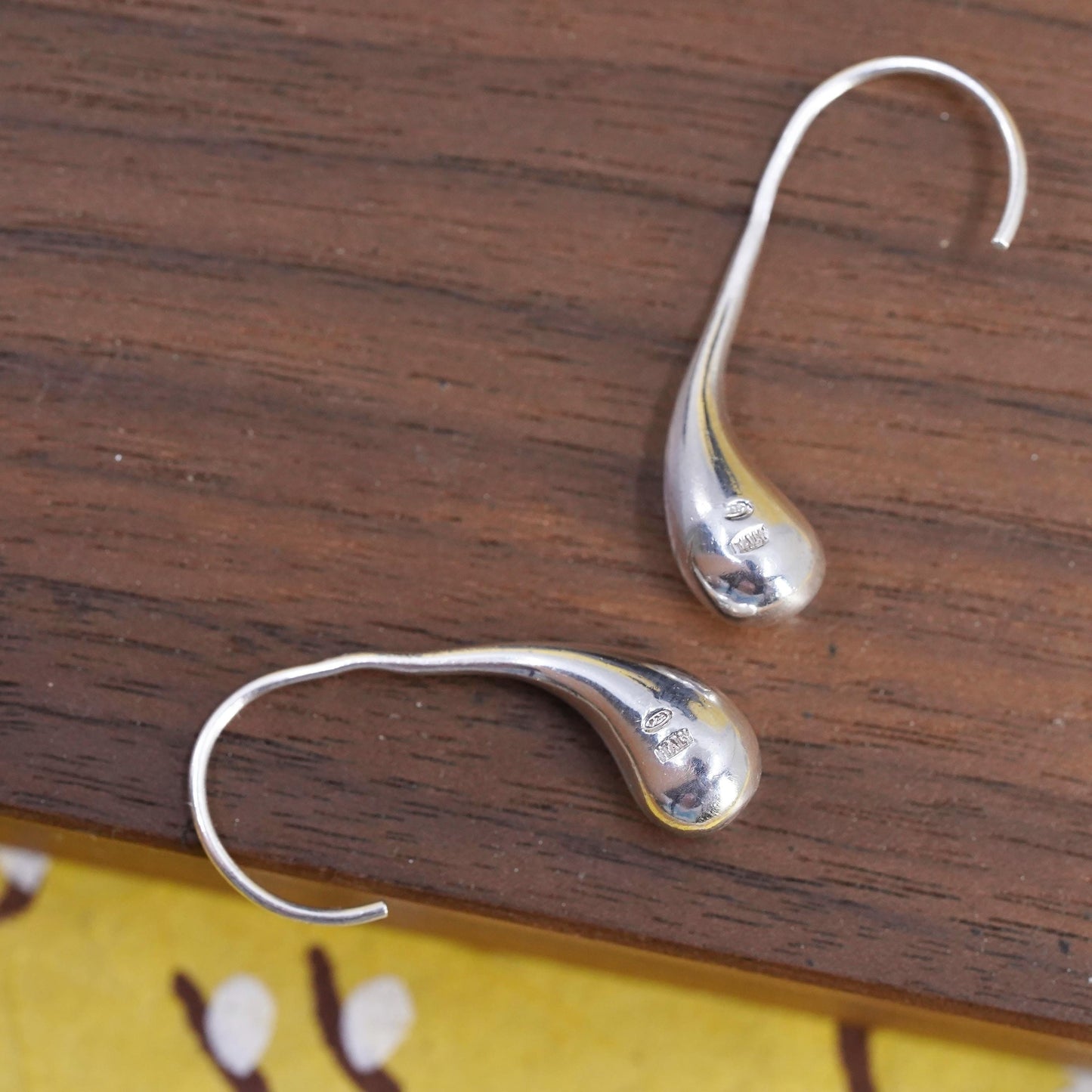 Vintage Italian Solid Sterling 925 Silver teardrop Earrings