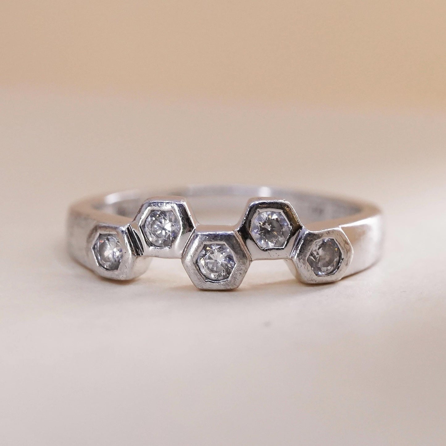 Size 7, sterling 925 silver ring, engagement band hexagram honeycomb cut cz
