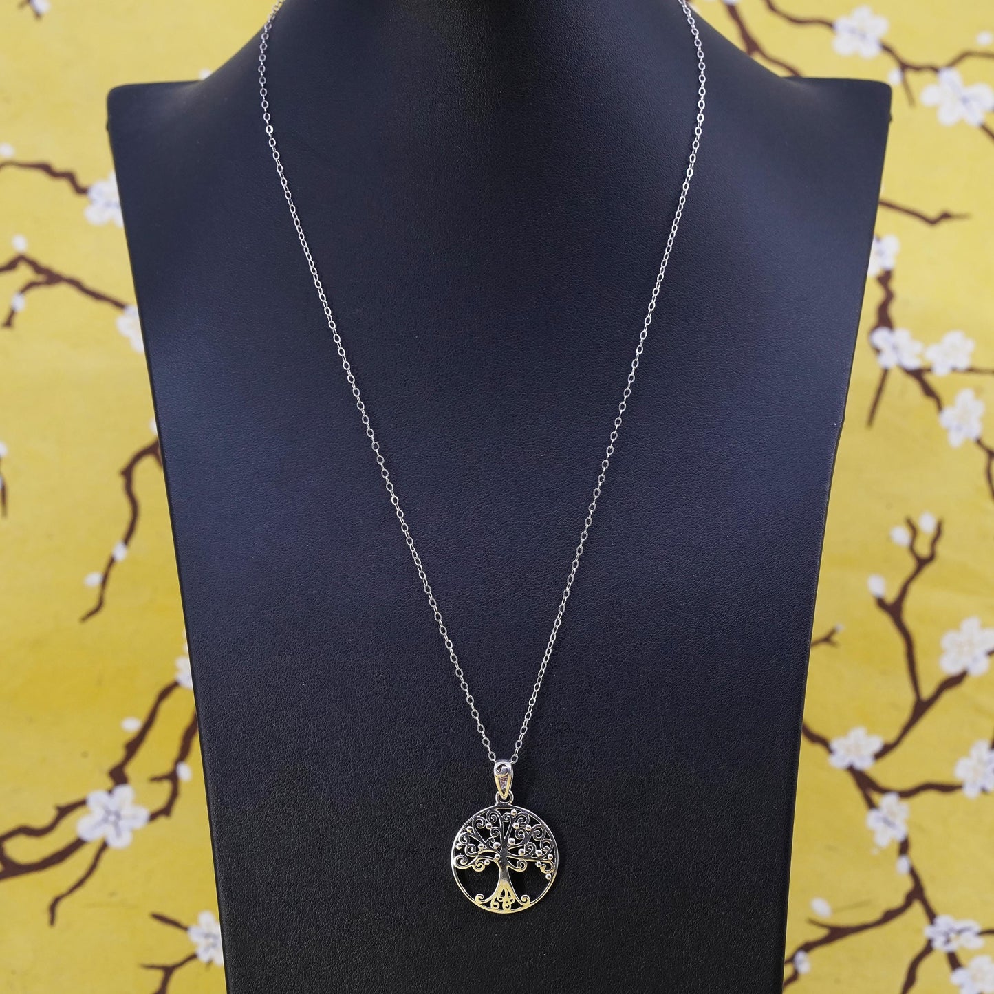 19” Sterling silver necklace with circle chain and filigree 925 tree pendant