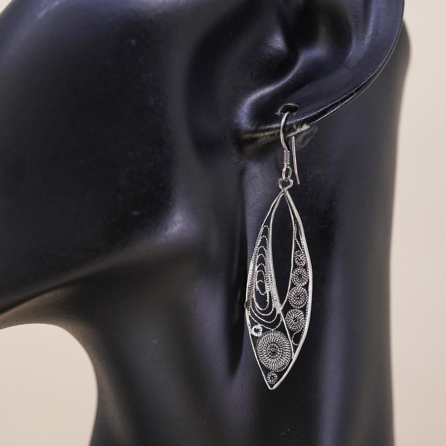 Vintage southwestern Sterling silver pendant, filigree 925 leaf single earring