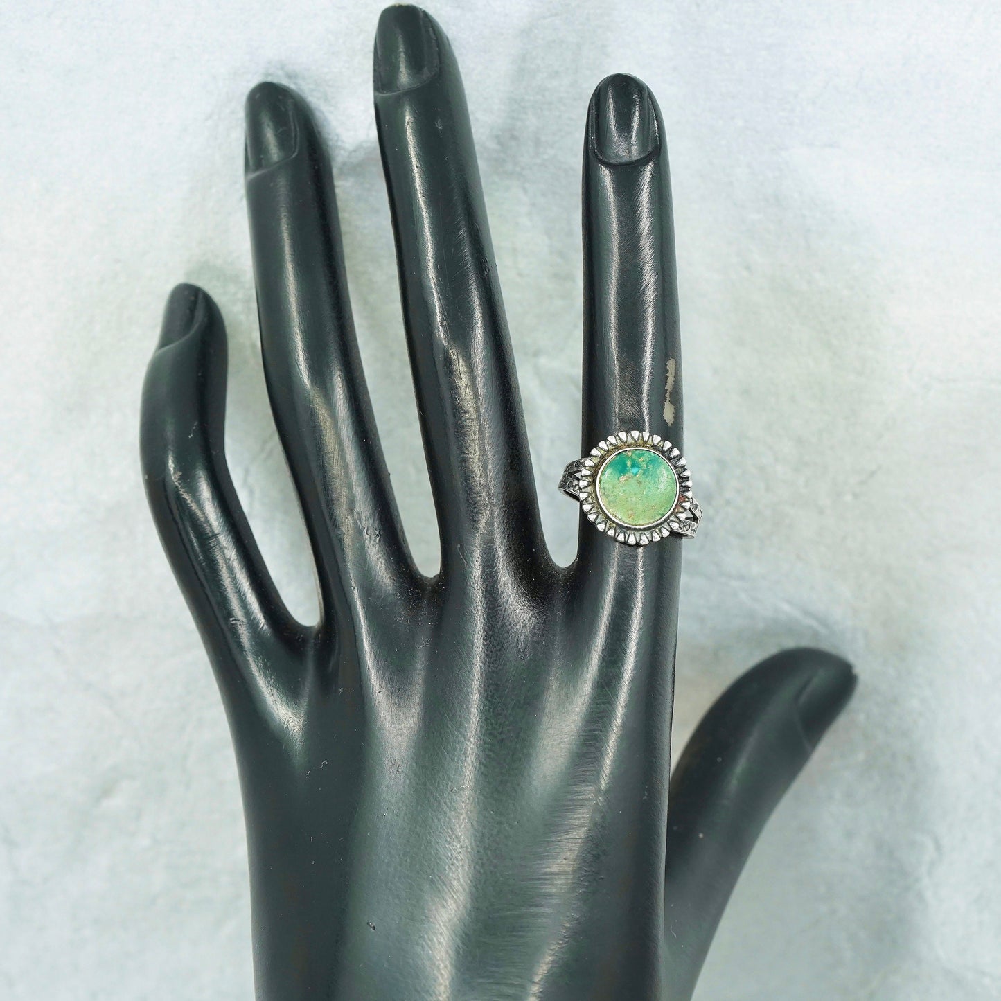 Size 6, vintage southwestern Sterling 925 silver handmade ring with turquoise