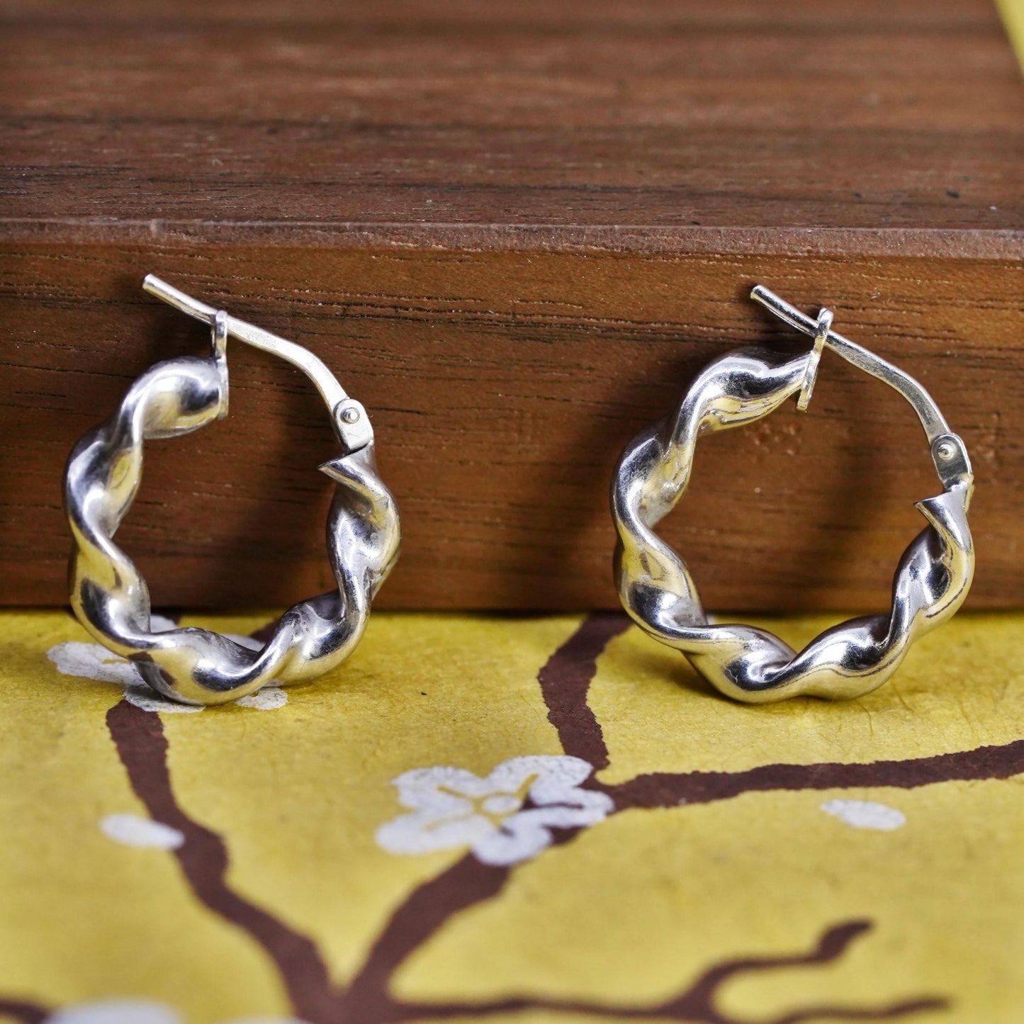 0.75”, Vintage Italy Sterling silver handmade earrings, 925 twisted hoops