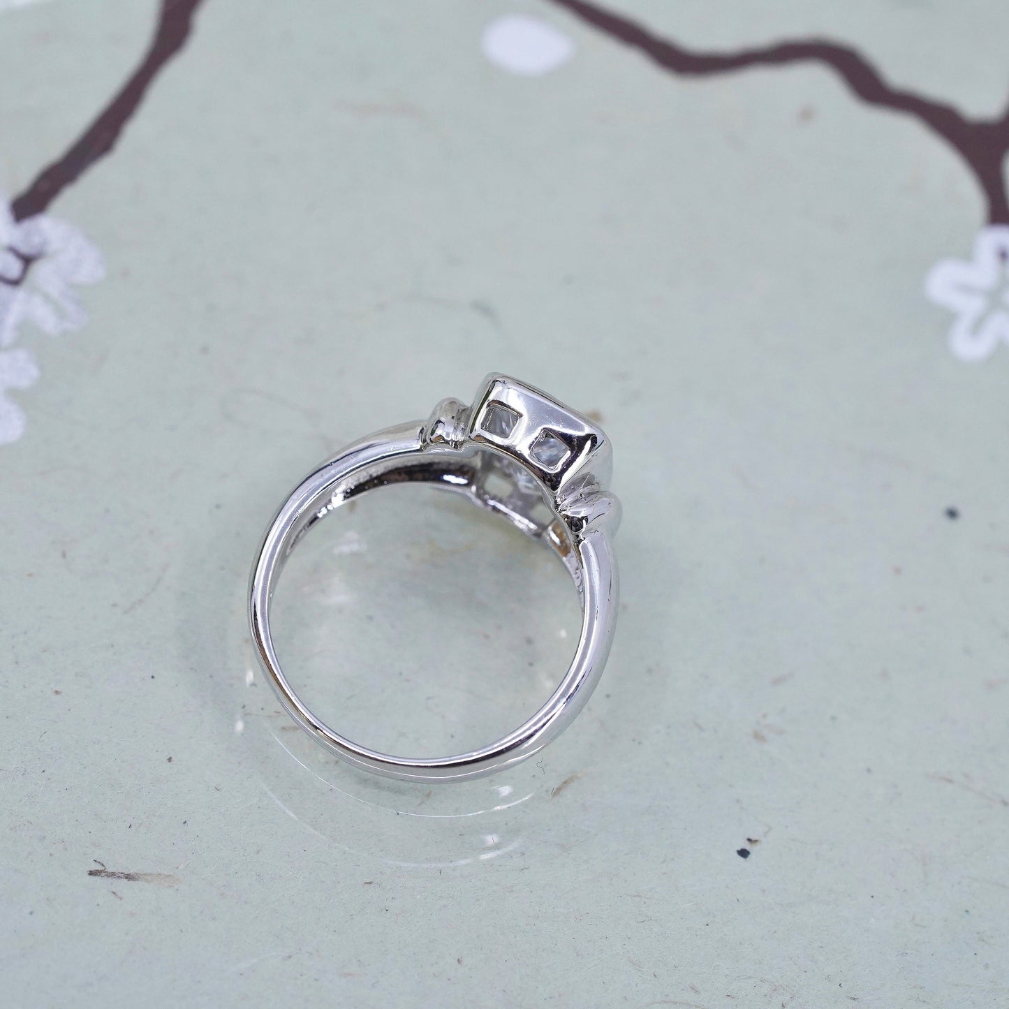 Size 6, Sterling 925 silver ring with rectangular cut CZ cluster