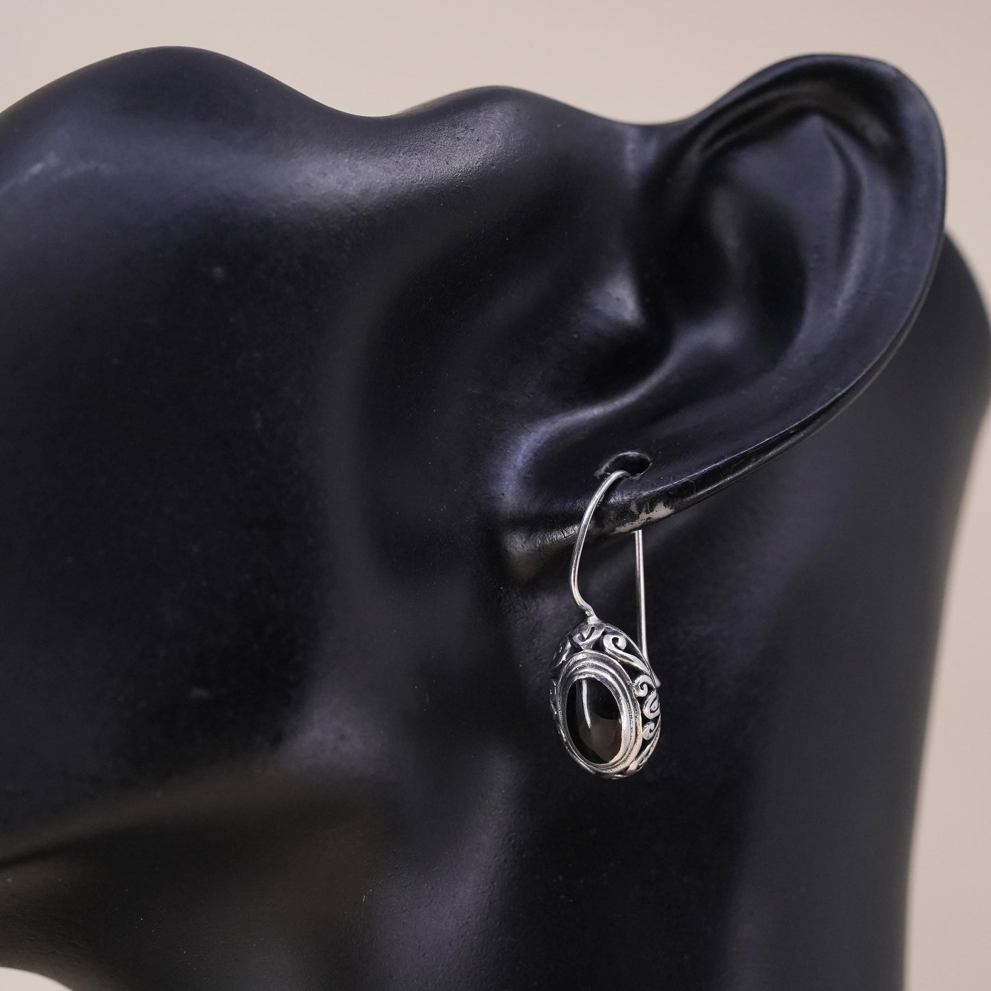 Vintage handmade single earring. Sterling 925 silver oval with onyx inlay