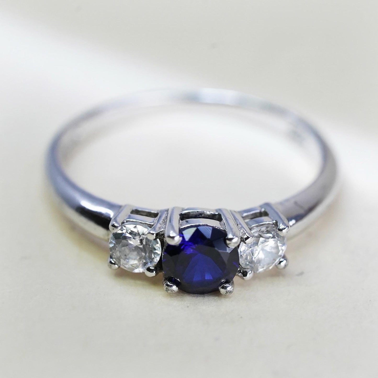 Size 7.25, Vintage Stauer Sterling Silver 925 stackable Band Ring sapphire cz