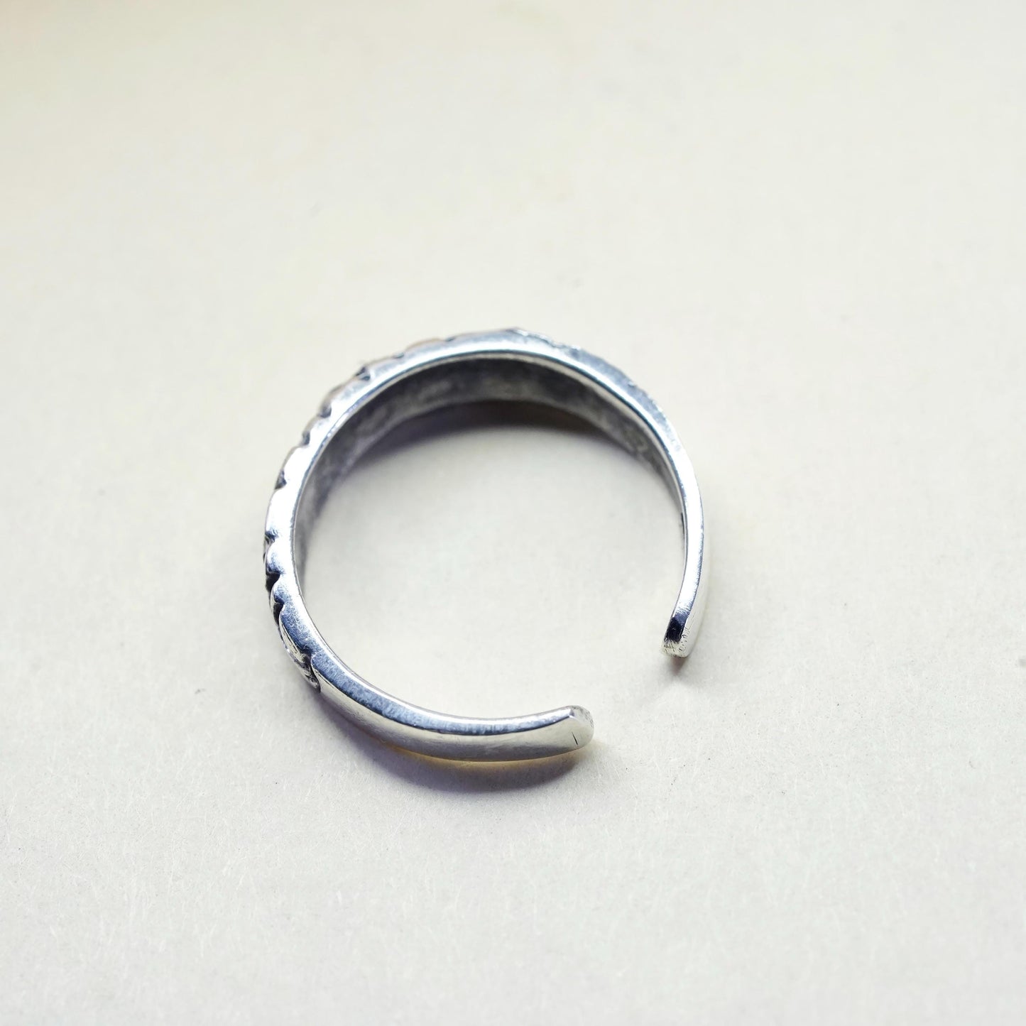 Size 3.5, vintage Sterling silver handmade ring, 925 open band with flower