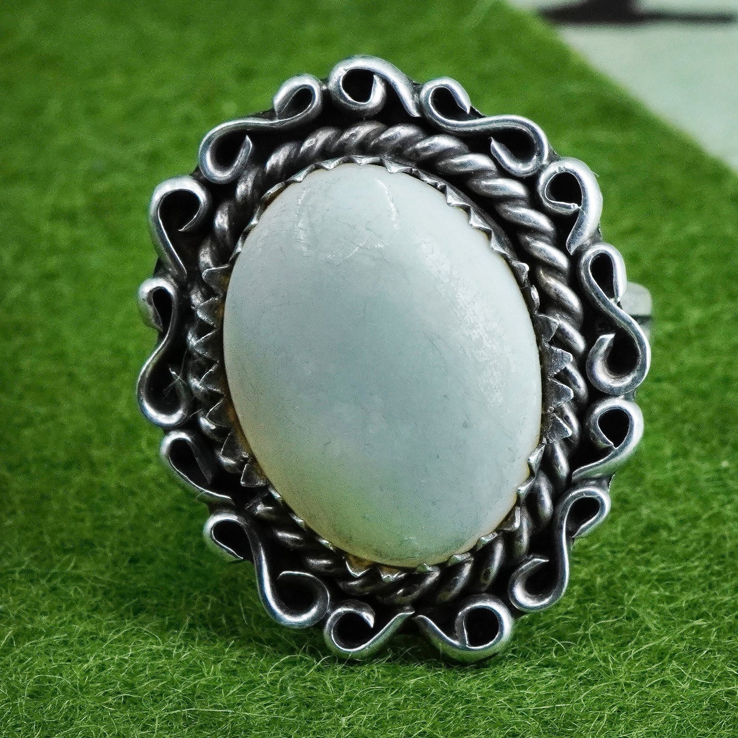 Size 5.75, Native American sterling 925 silver handmade ring mother of pearl