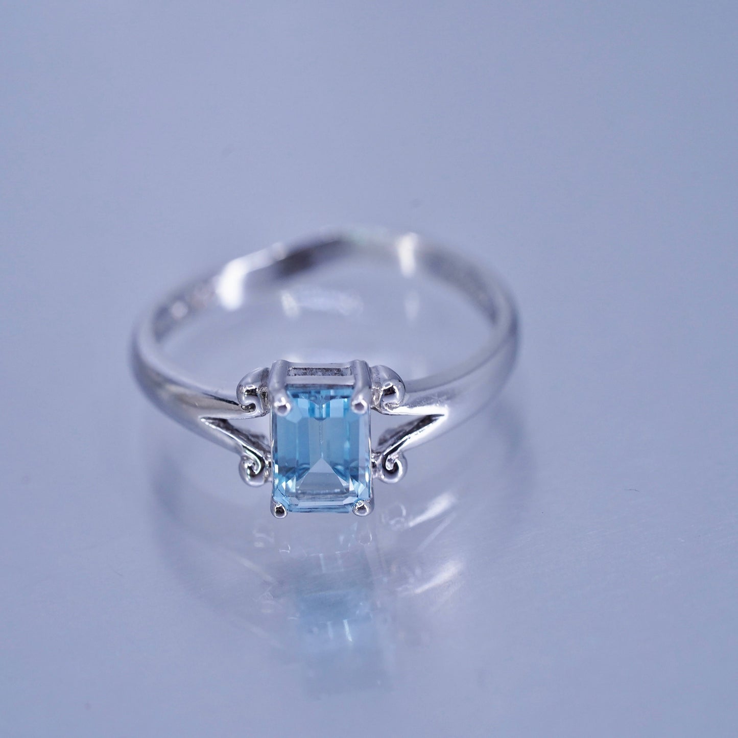 Size 8, vintage Sterling 925 silver handmade ring with blue topaz