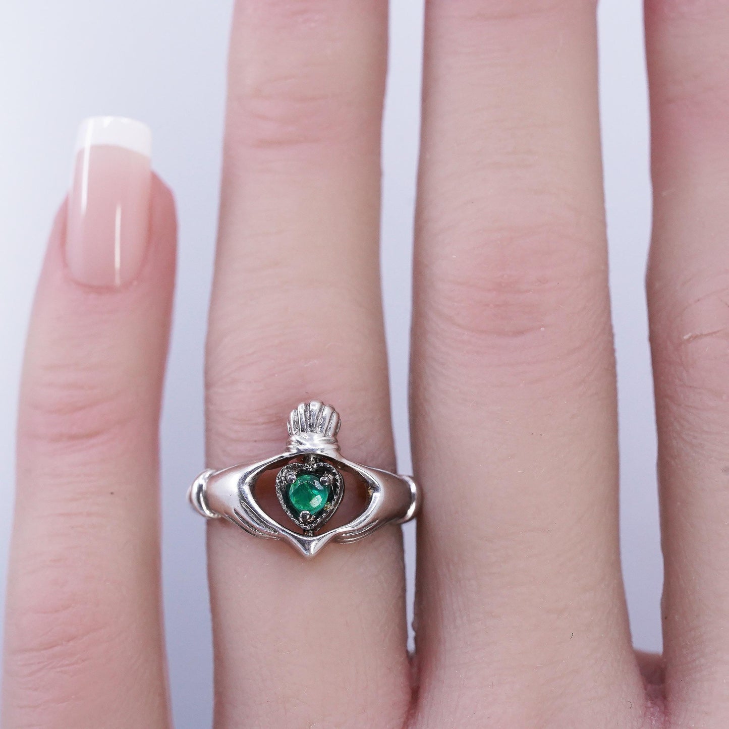 Size 6, Claddagh Sterling 925 silver spinner ring emerald 14K yellow gold heart