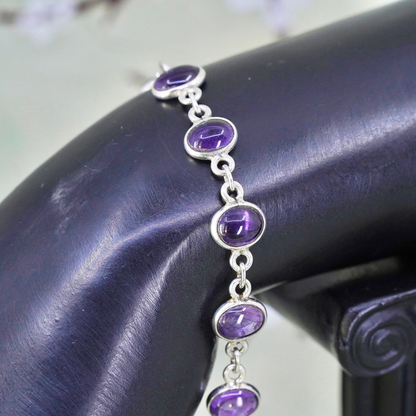 8", Sterling silver bracelet, 925 chain with oval amethyst and toggle closure