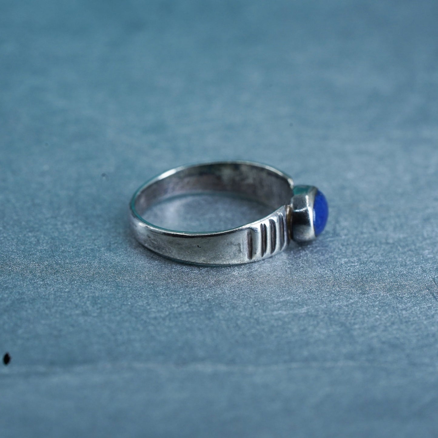Size 6, southwestern Sterling 925 silver handmade band ring oval lapis lazuli
