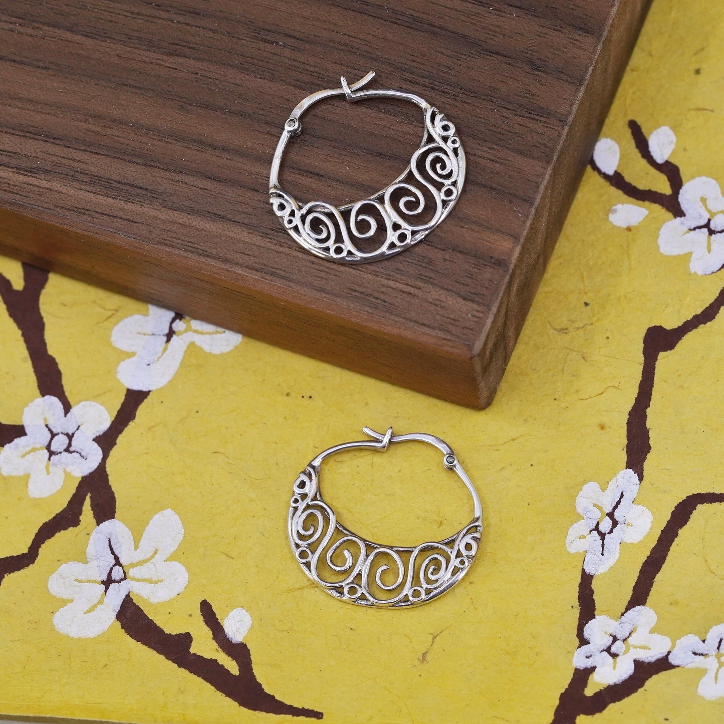 1”, Sterling silver flatten matted filigree swirly hoop earrings, 925 huggie