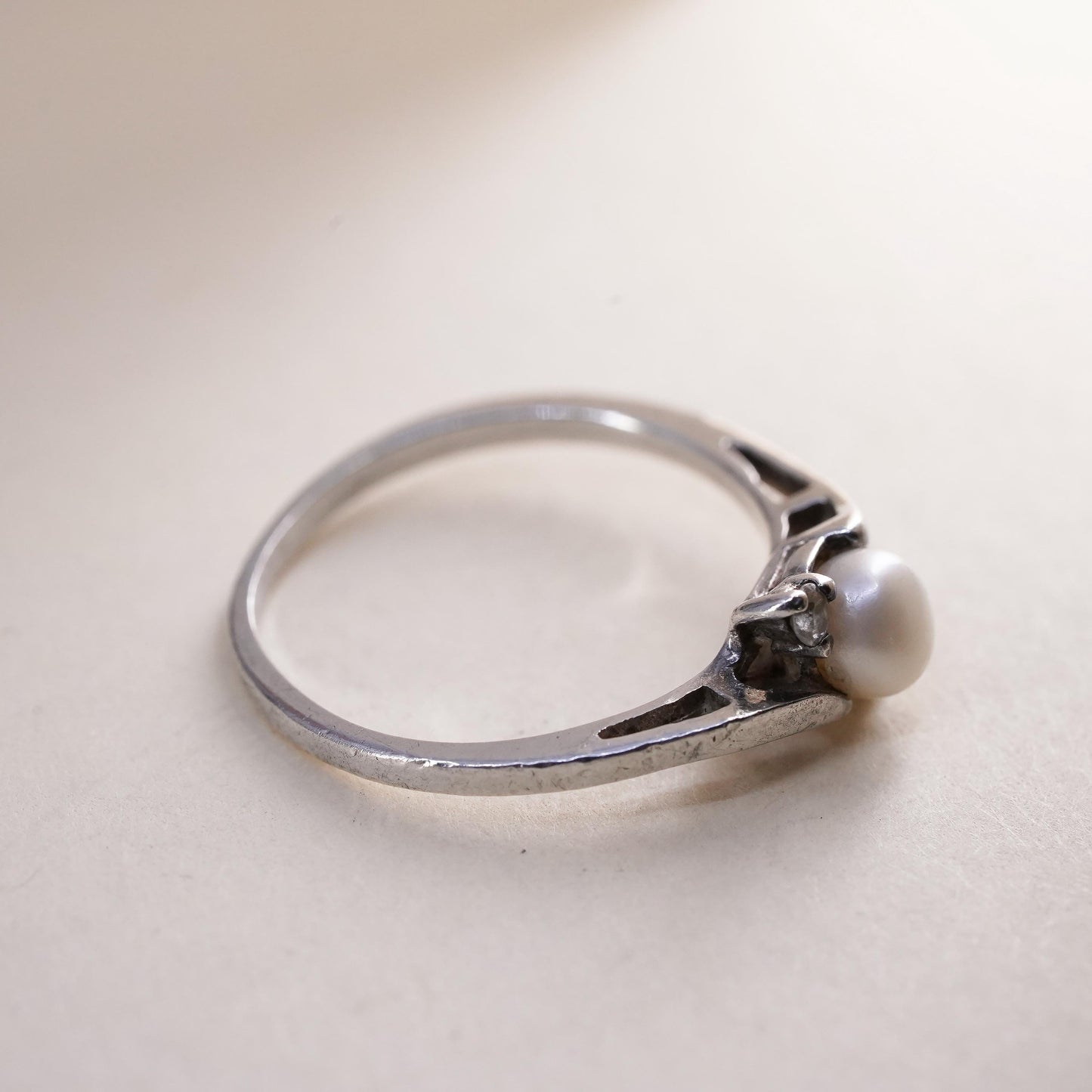 Size 6.25, vintage Sterling silver 925 handmade ring with pearl and cz