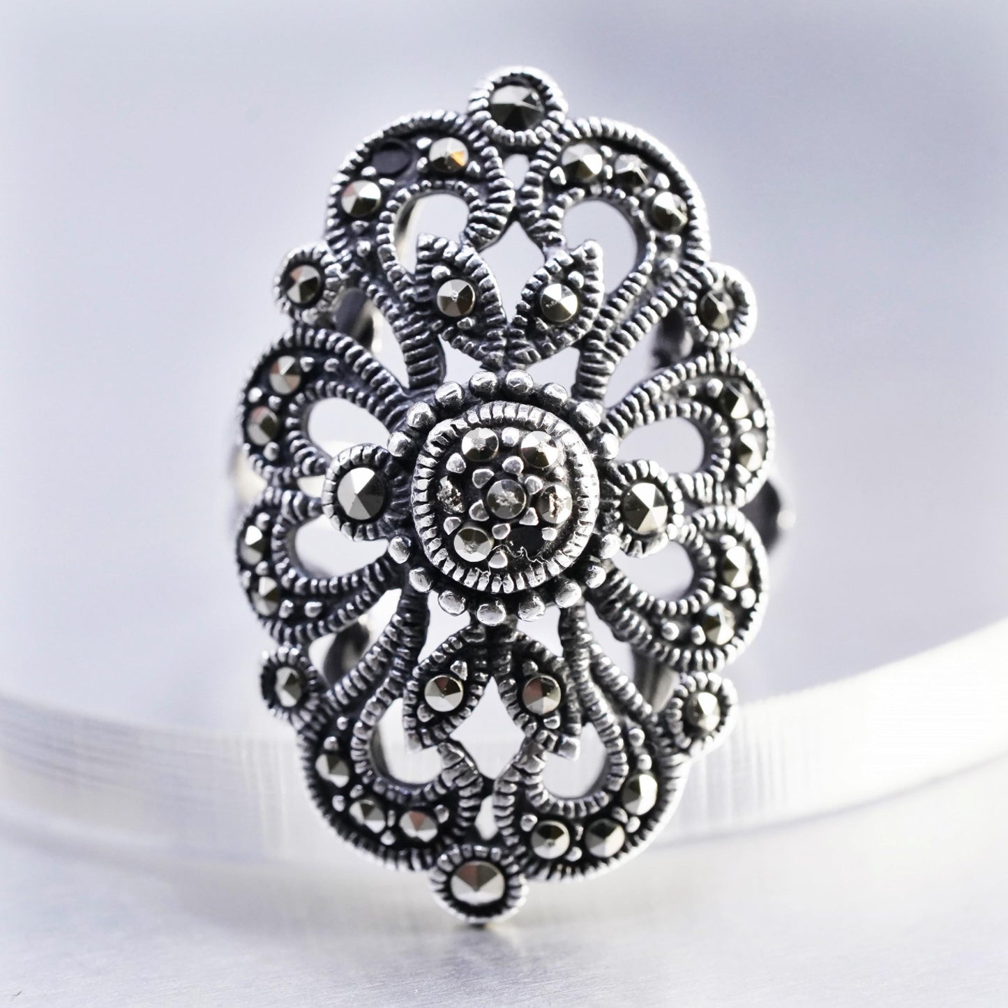 Size 7, southwestern Sterling 925 silver ring, filigree band cluster marcasite
