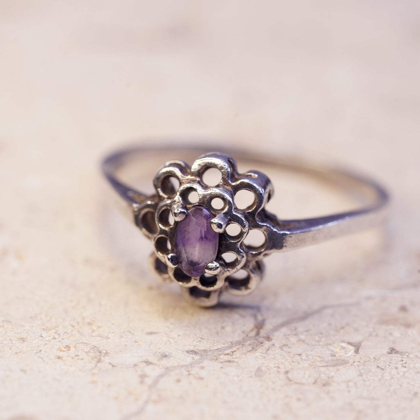 Size 8, vintage Sterling 925 silver handmade flower ring with amethyst