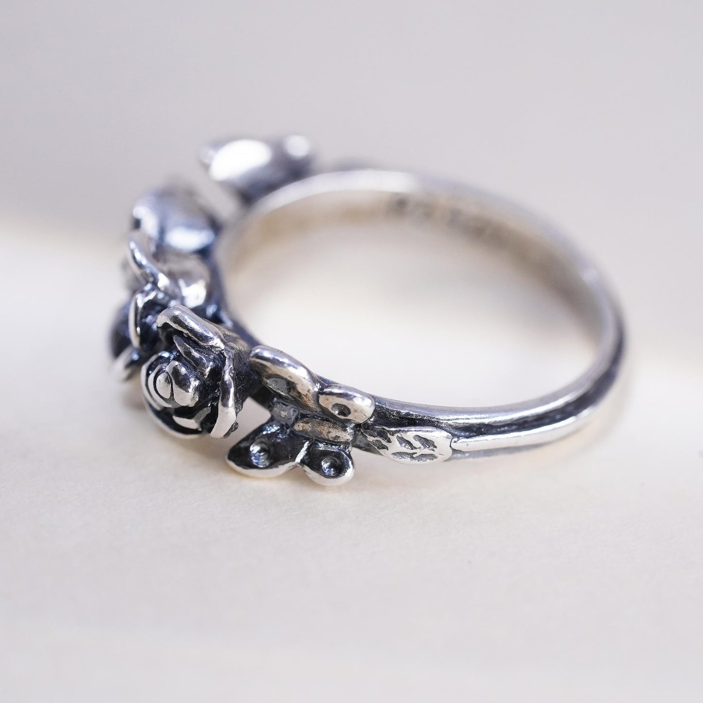 Size 6.25, VTG Israel Pz Or Paz Sterling silver ring, 925 flower stackable band