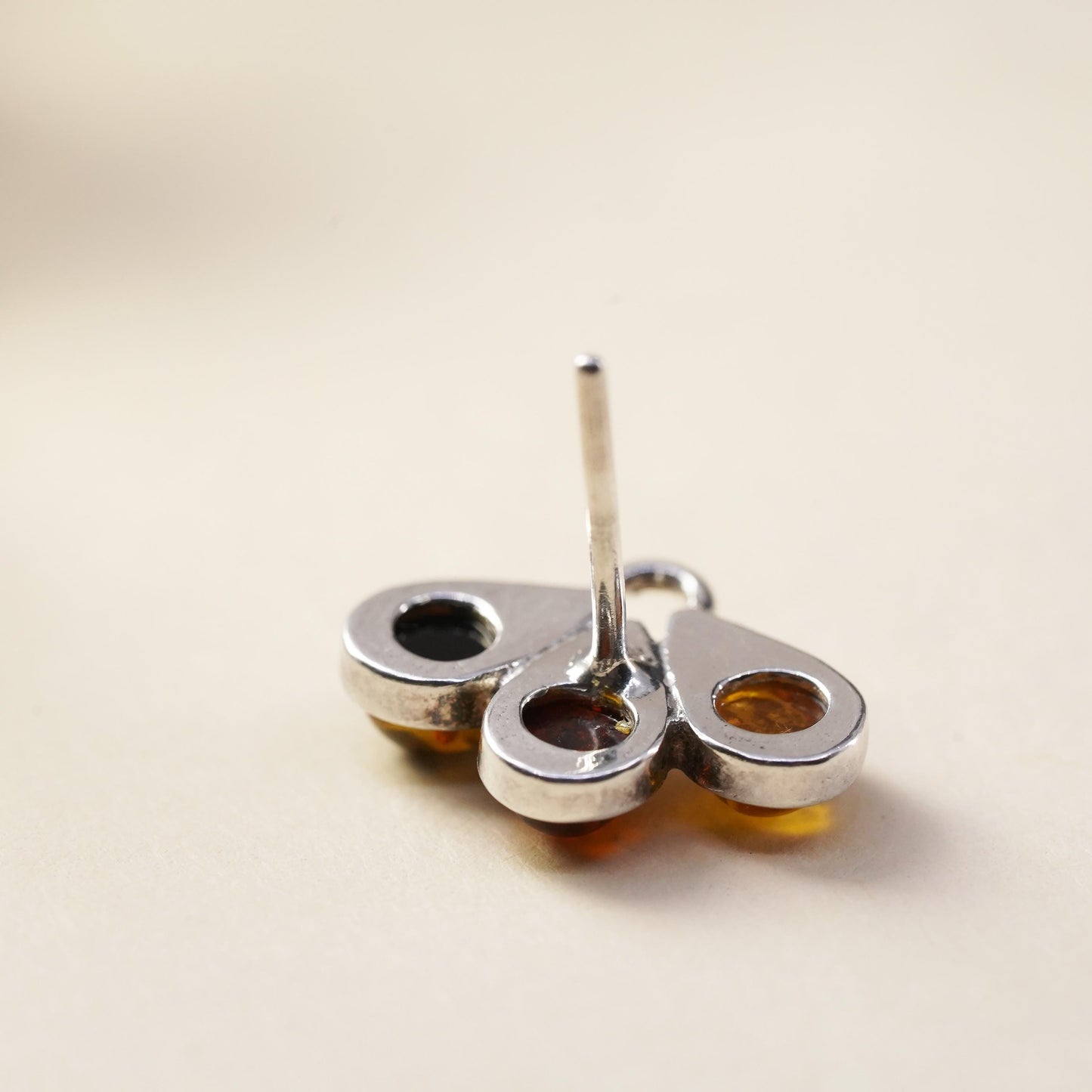 Vintage Sterling 925 silver handmade stud with amber, single earring