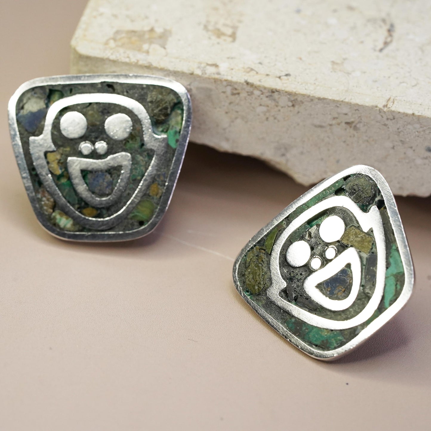Hecho En Sterling 925 silver screw back smily face earrings turquoise inlay