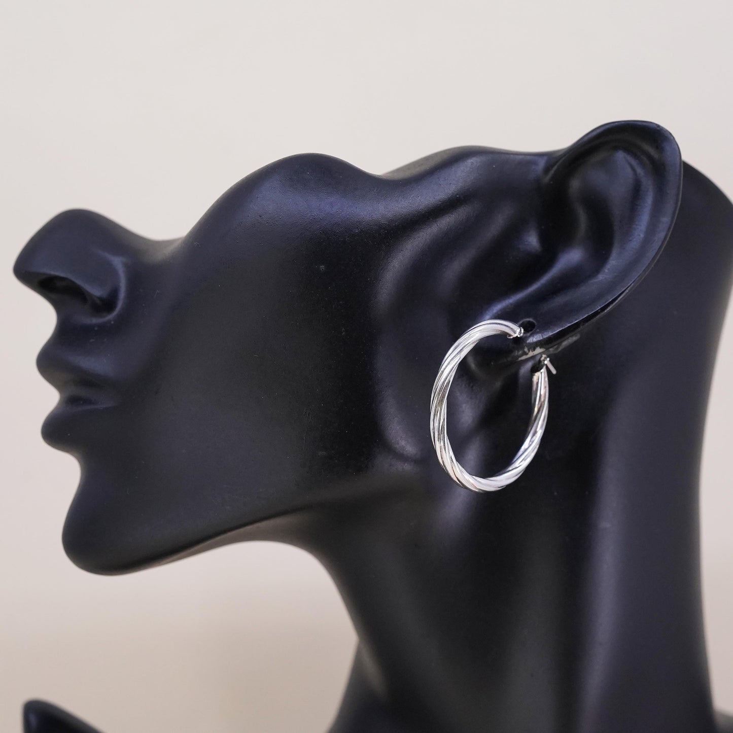 1.25", VTG Italian sterling silver loop single earring, twisted textured hoop