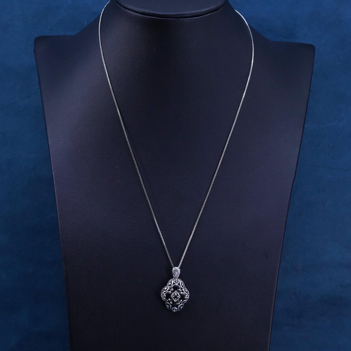 18", Sterling silver handmade necklace, 925 box chain filigree garnet pendant