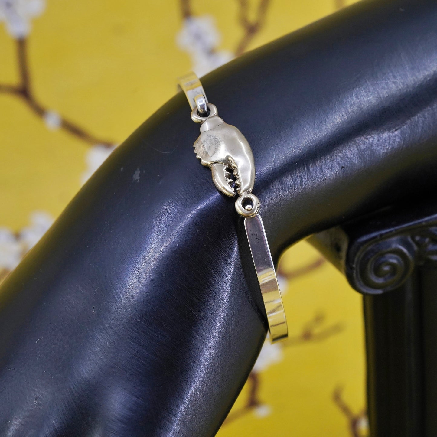 7”, Vintage two tone Sterling silver bracelet, Mexico 925 claw hinged bangle