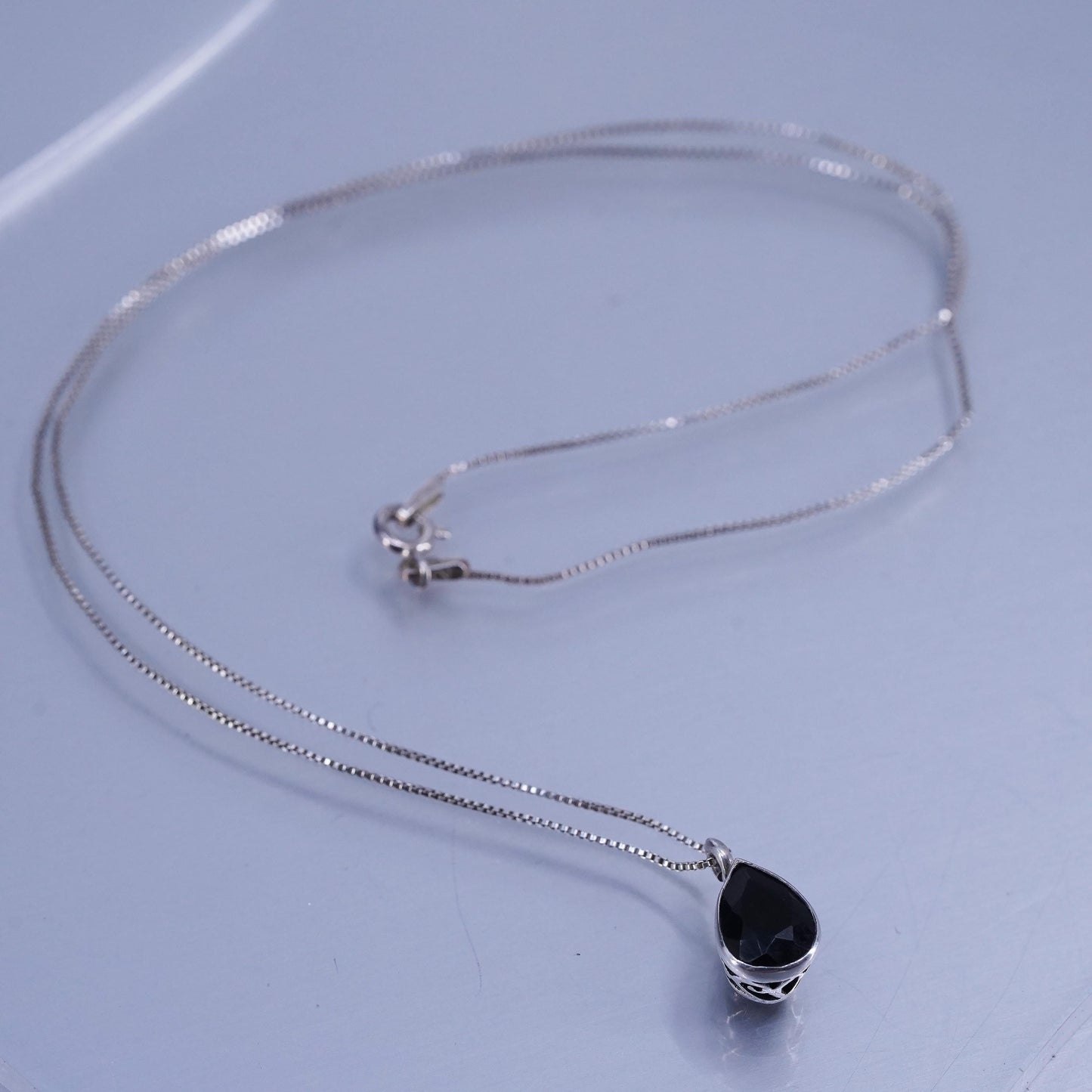 18”, vintage Sterling 925 silver box chain necklace with teardrop Onyx pendant