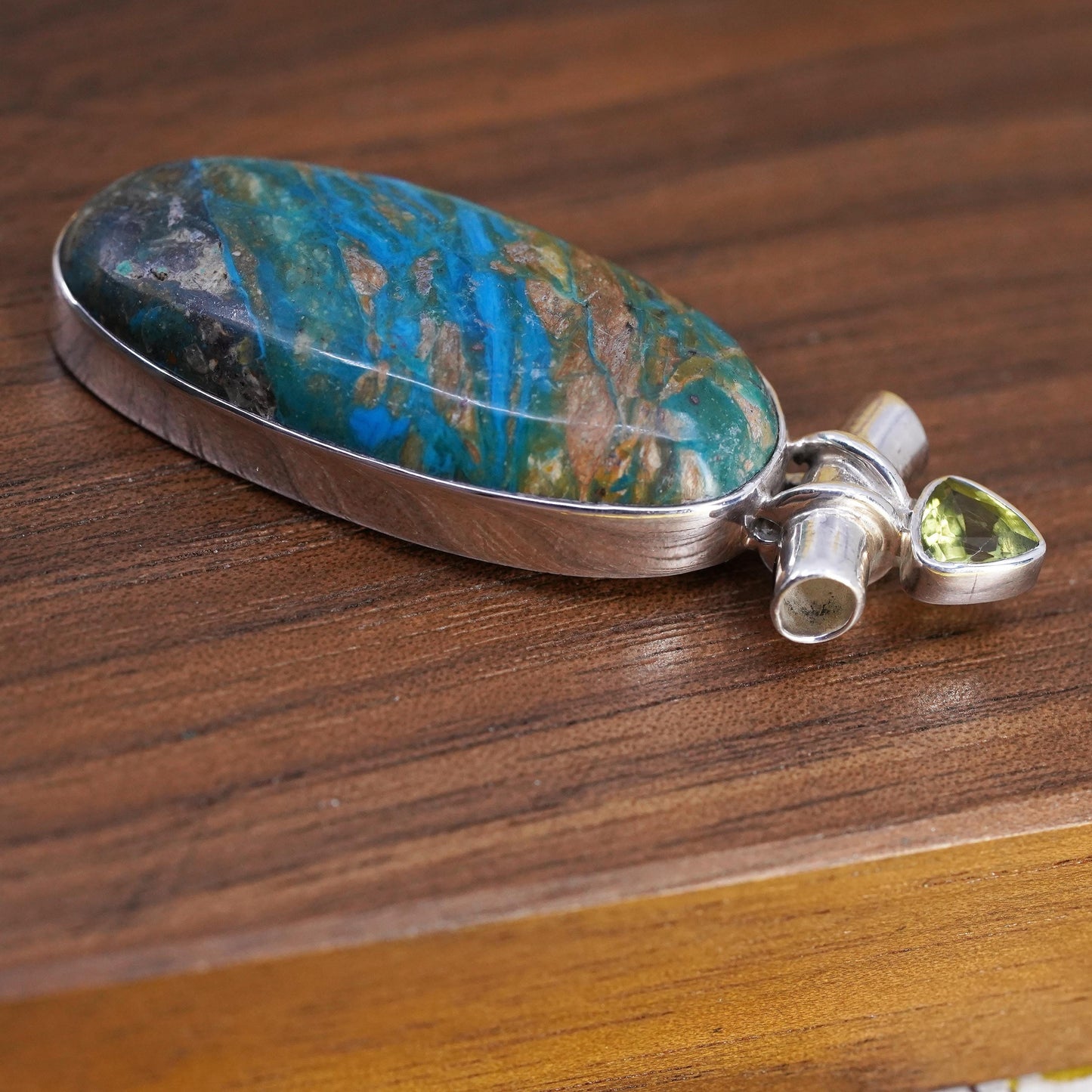 Vintage Southwestern Sterling 925 silver oval pendant w/ moss agate and peridot