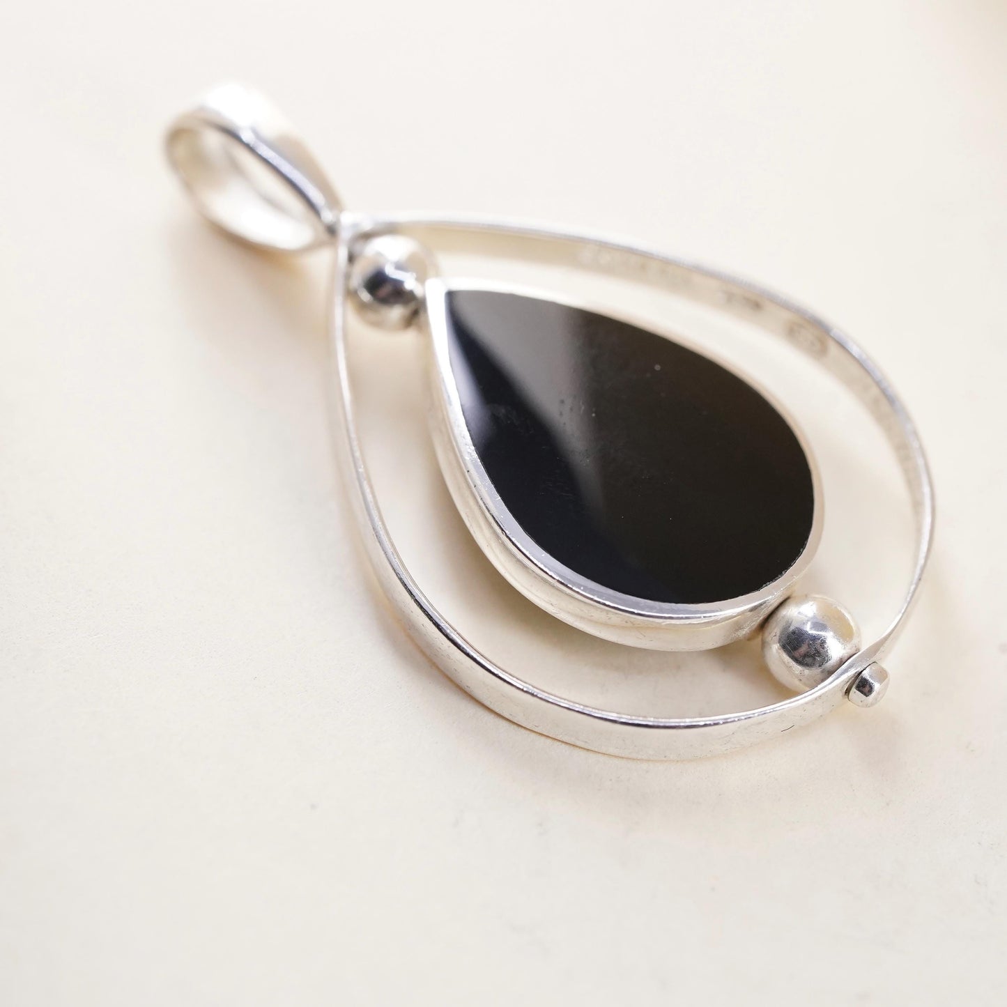 vintage handmade sterling 925 silver spinner teardrop pendant with black onyx