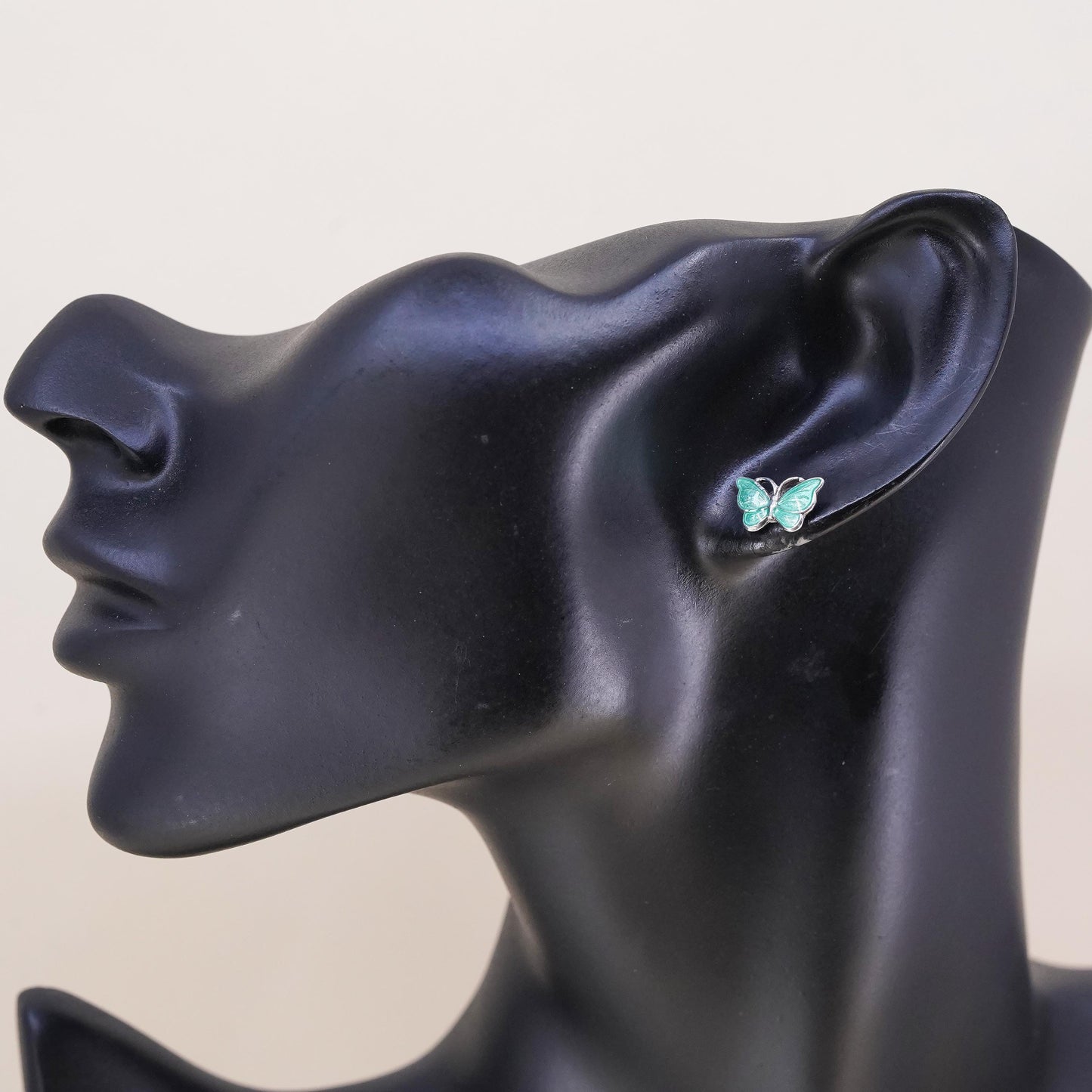 vtg handmade single earring. Sterling 925 silver green enamel butterfly stud
