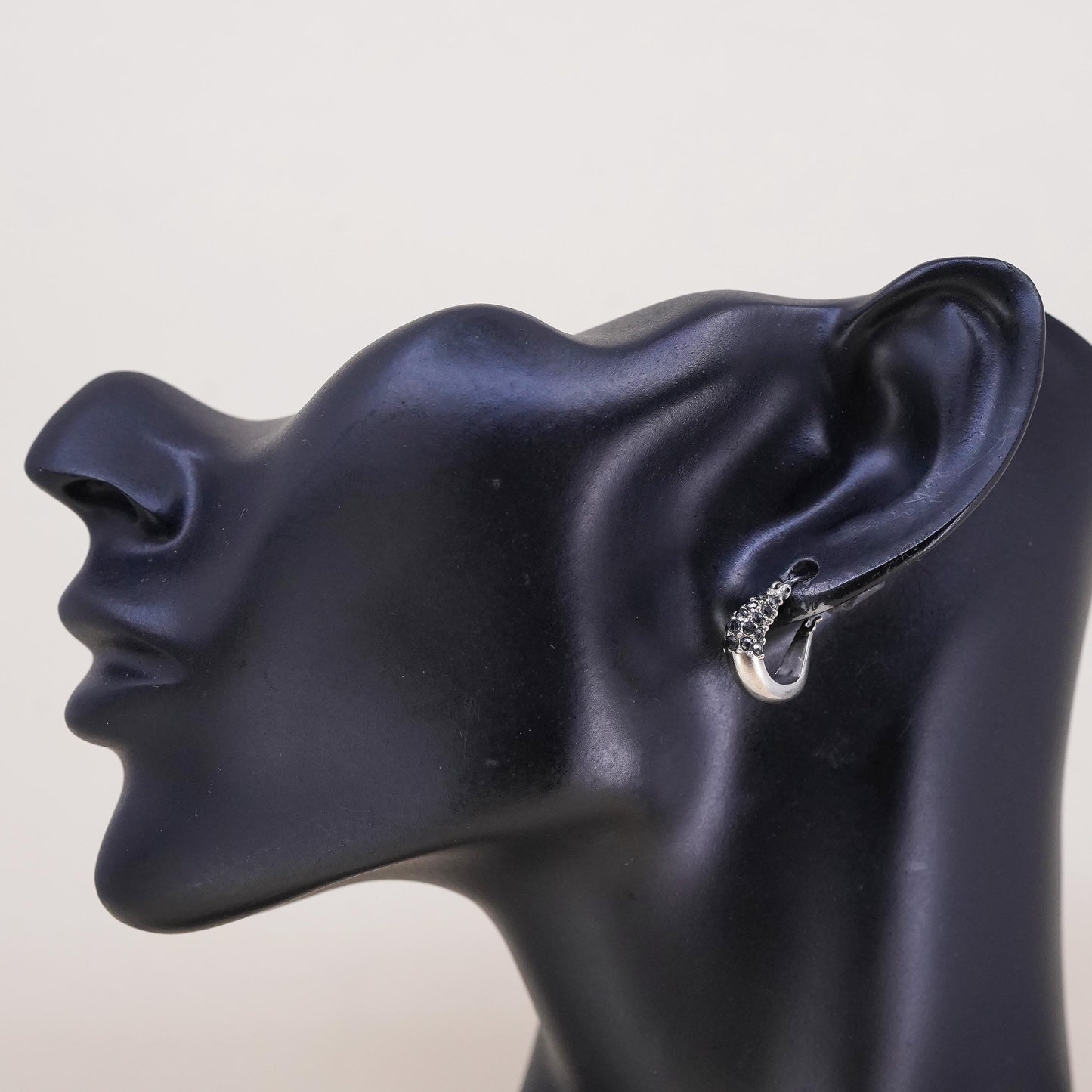 0.5", Vintage sterling silver loop single earring, fashion minimalist hoop onyx