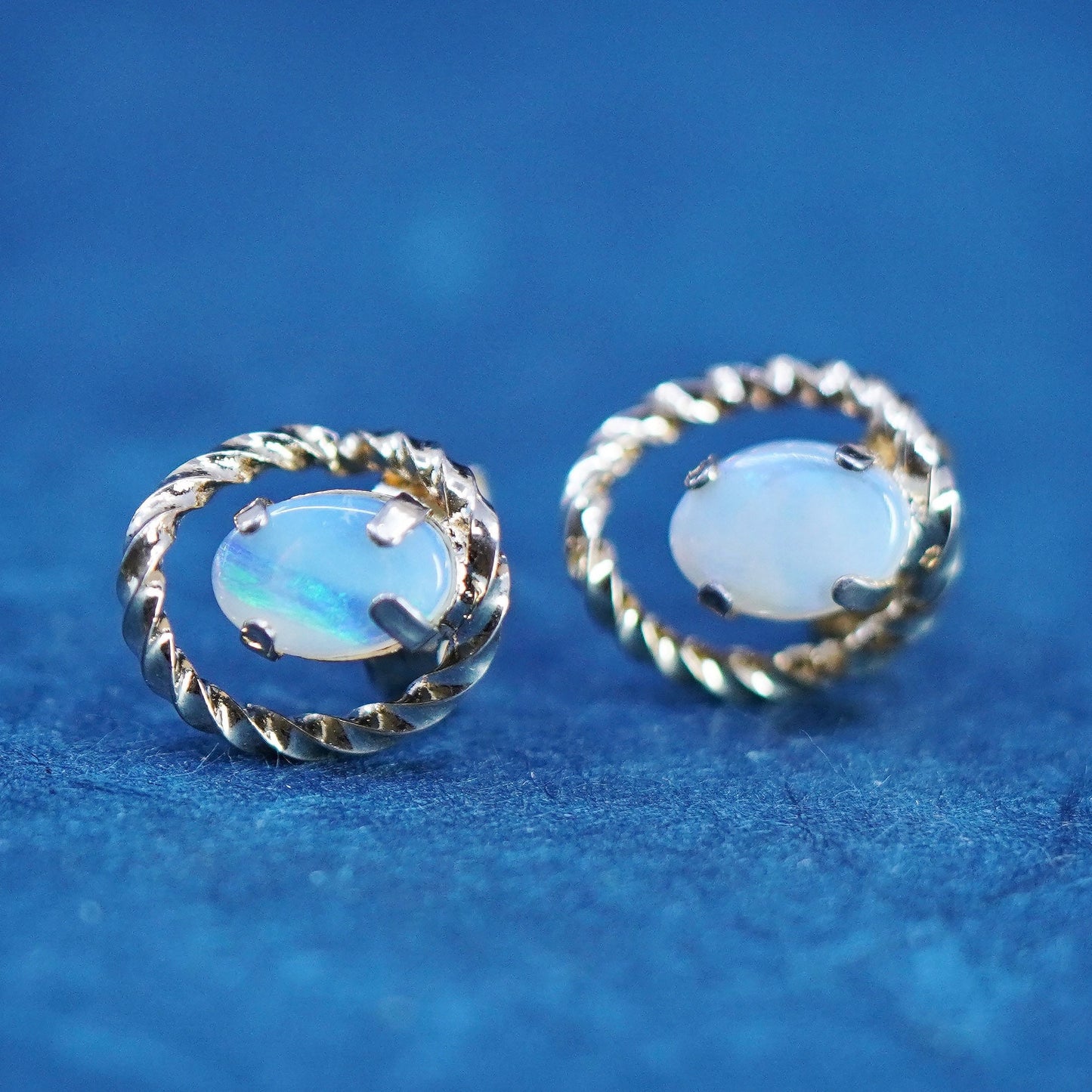 1g, vintage solid 14K yellow gold opal earrings, 585 twisted studs