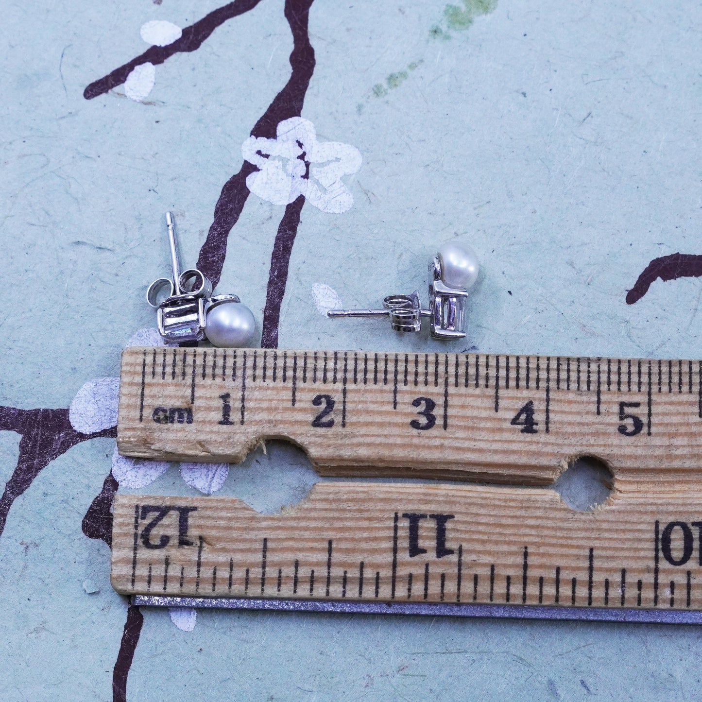 Vintage sterling silver earrings, 925 studs with white pearl