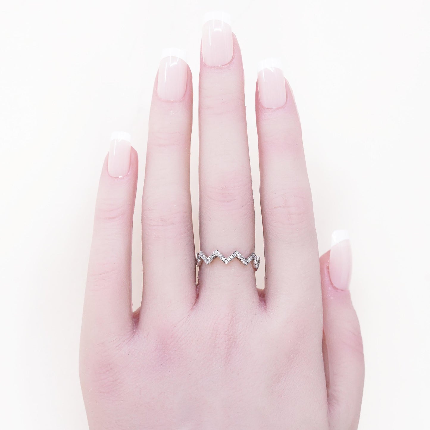 Size 7, Vintage Sterling silver engagement ring, 925 zigzag band w/ cluster Cz