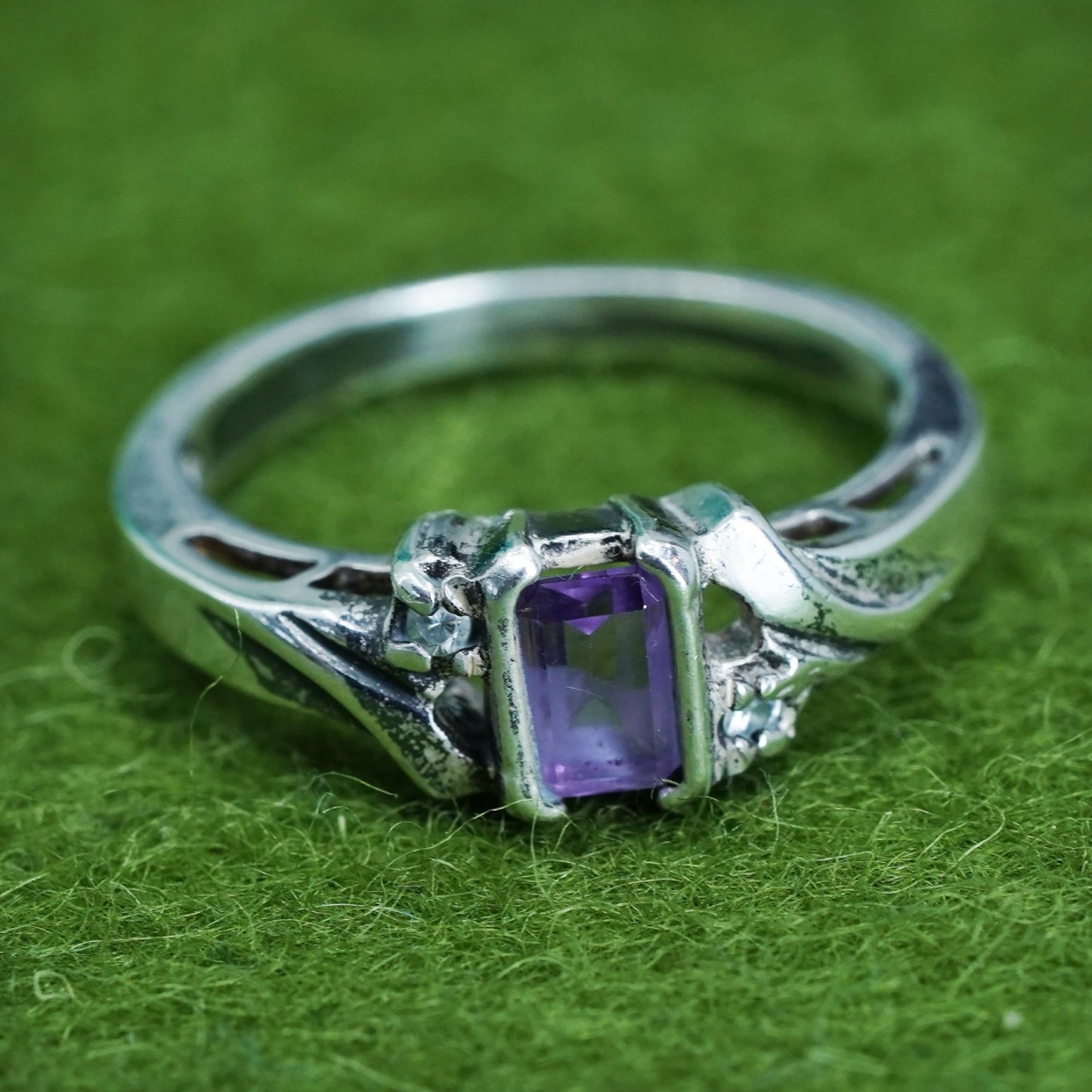 Size 7, Vintage sterling 925 silver handmade ring with amethyst and diamond